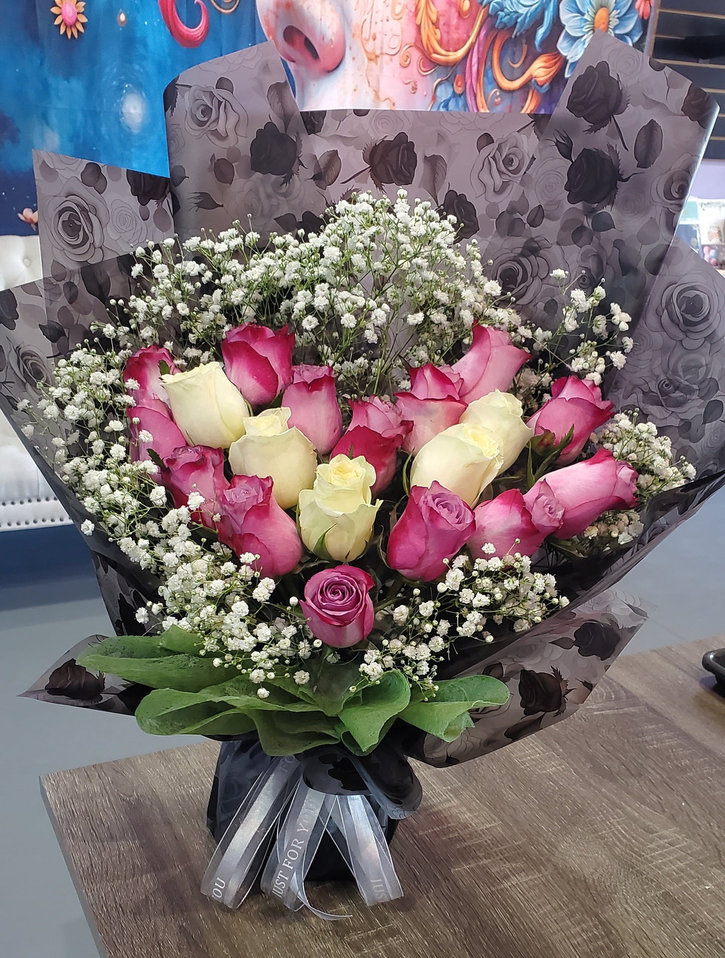 Heart Bloom 19 Roses With Gypsophila